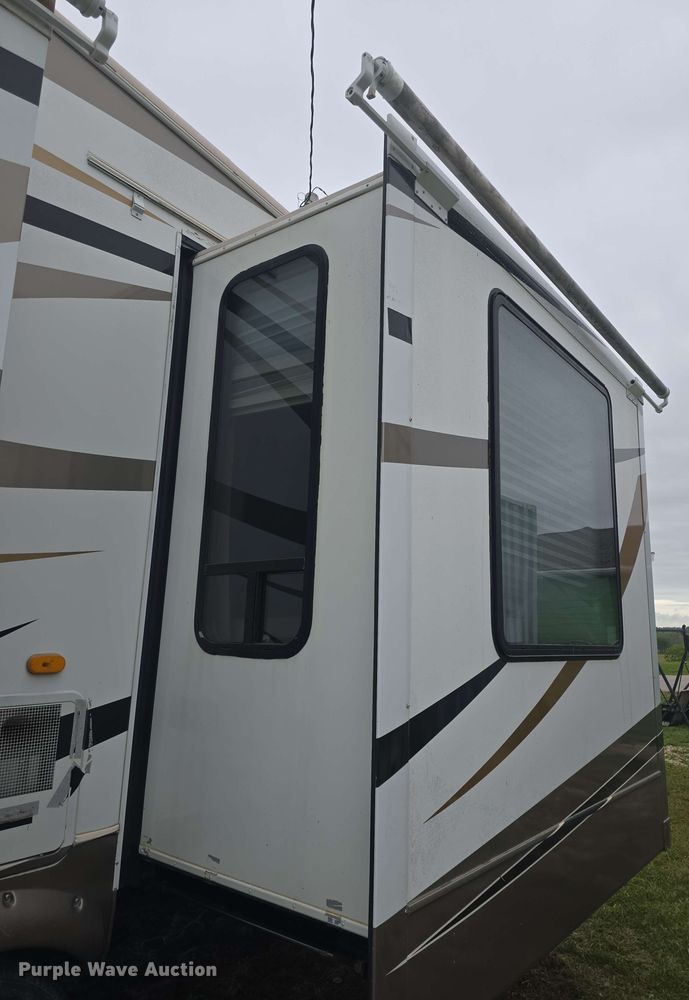 image for item DO7932 2009 Keystone Montana Big Sky camper