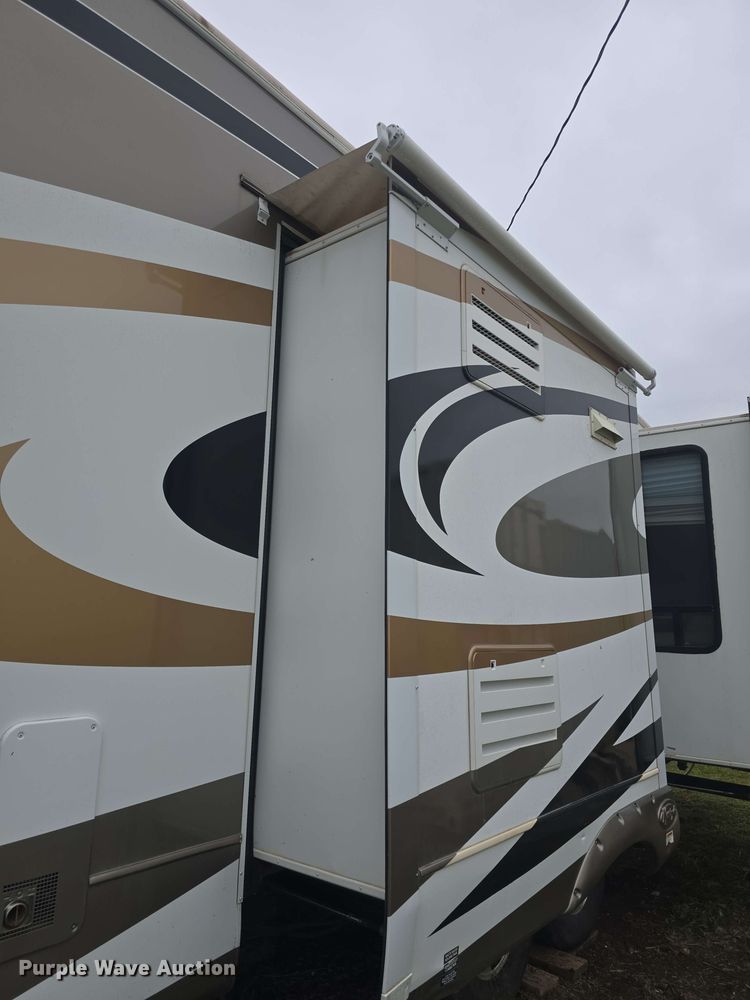 image for item DO7932 2009 Keystone Montana Big Sky camper