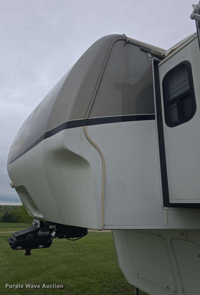 image for item DO7932 2009 Keystone Montana Big Sky camper