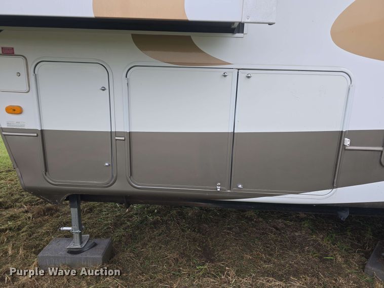 image for item DO7932 2009 Keystone Montana Big Sky camper