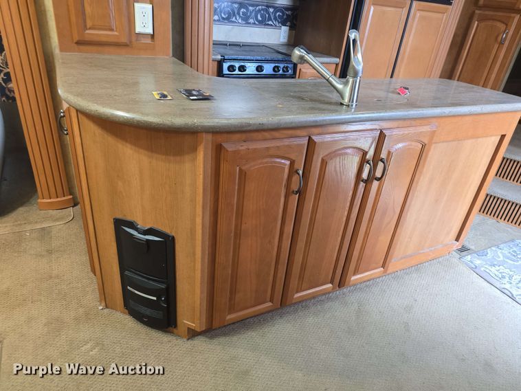 image for item DO7932 2009 Keystone Montana Big Sky camper