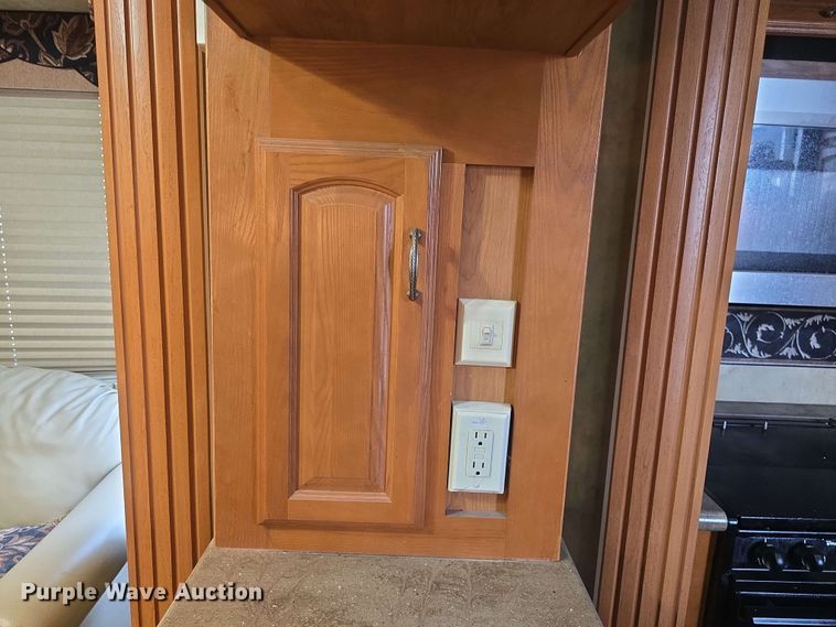 image for item DO7932 2009 Keystone Montana Big Sky camper