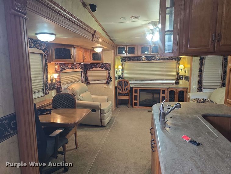 image for item DO7932 2009 Keystone Montana Big Sky camper