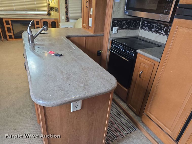 image for item DO7932 2009 Keystone Montana Big Sky camper