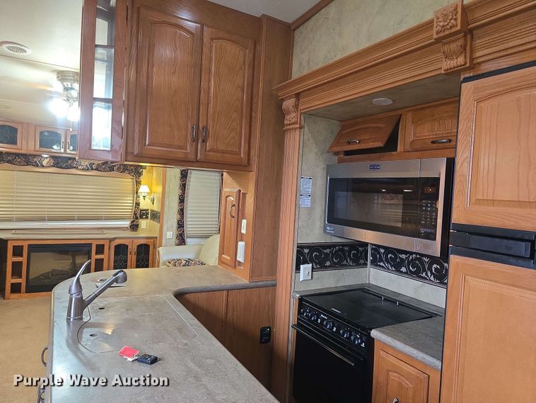 image for item DO7932 2009 Keystone Montana Big Sky camper