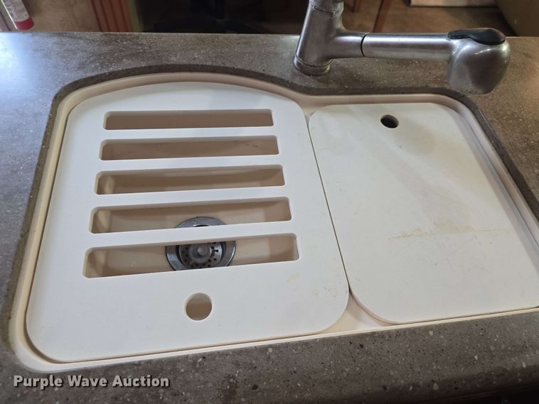 image for item DO7932 2009 Keystone Montana Big Sky camper