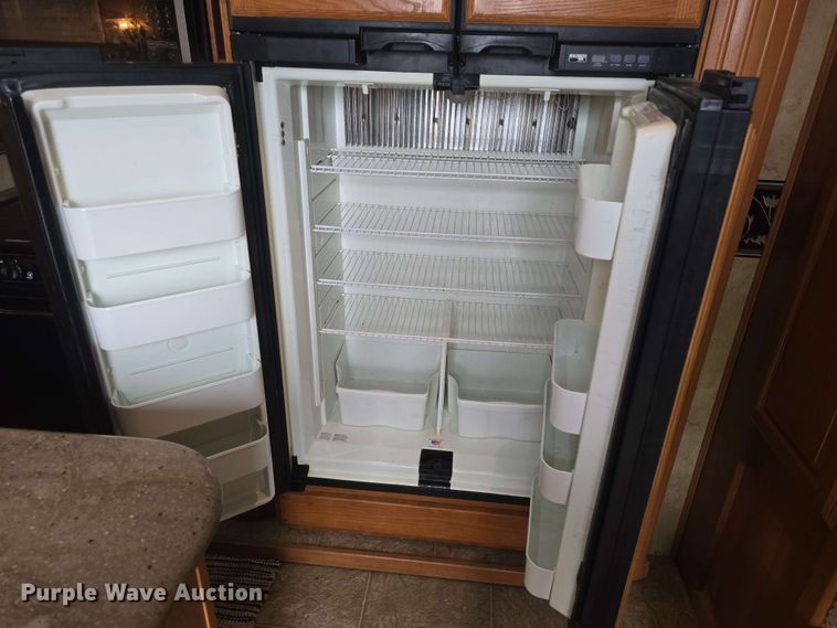 image for item DO7932 2009 Keystone Montana Big Sky camper