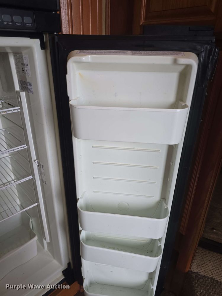 image for item DO7932 2009 Keystone Montana Big Sky camper