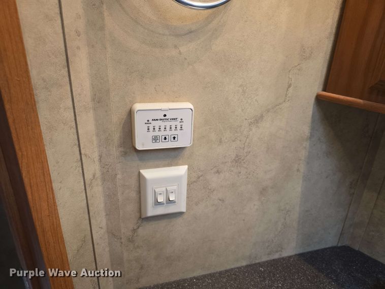 image for item DO7932 2009 Keystone Montana Big Sky camper