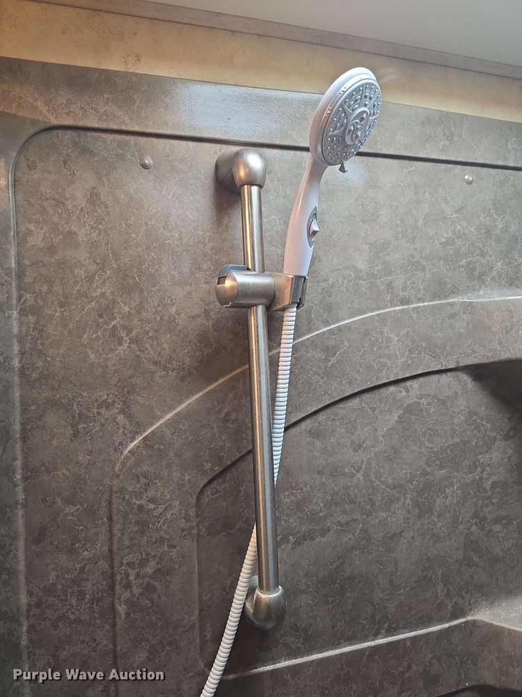 image for item DO7932 2009 Keystone Montana Big Sky camper