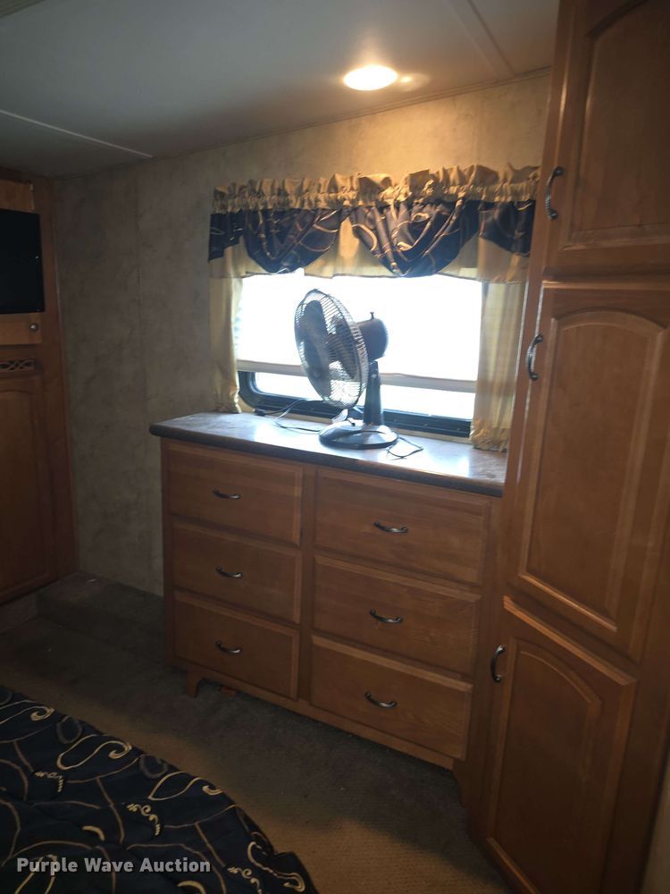 image for item DO7932 2009 Keystone Montana Big Sky camper