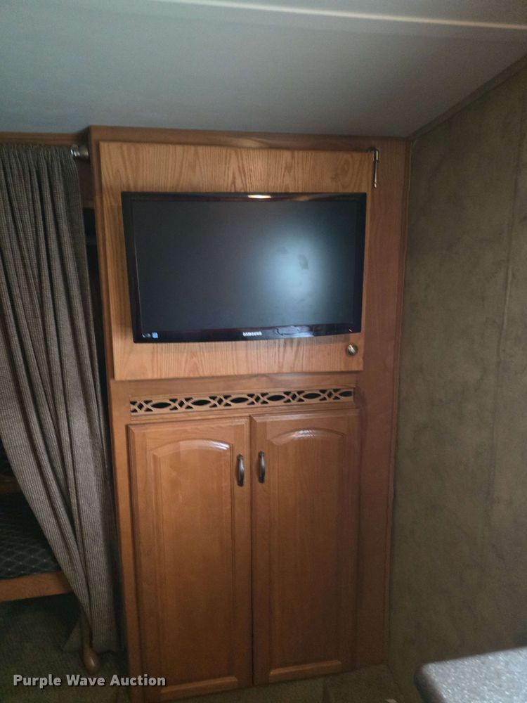 image for item DO7932 2009 Keystone Montana Big Sky camper