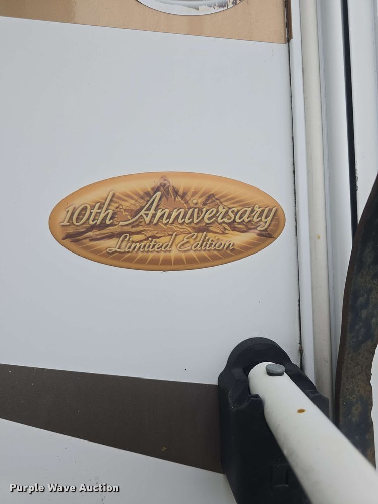 image for item DO7932 2009 Keystone Montana Big Sky camper