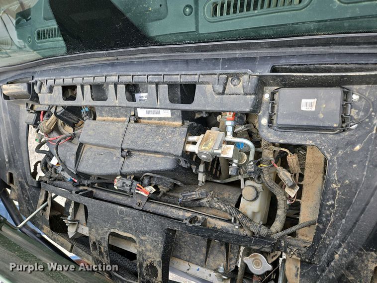 image for item DP6329 2023 John Deere Gator XUV835M utility vehicle