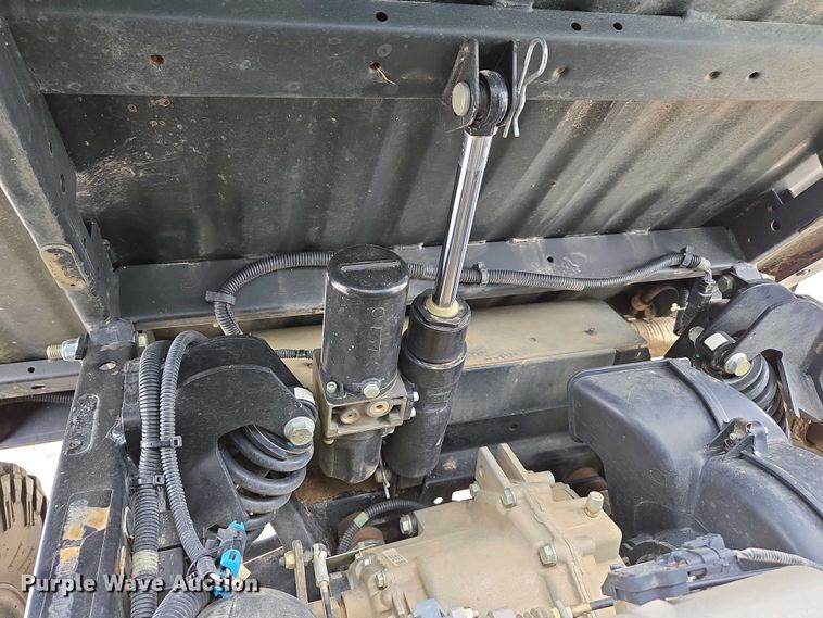 image for item DP6329 2023 John Deere Gator XUV835M utility vehicle