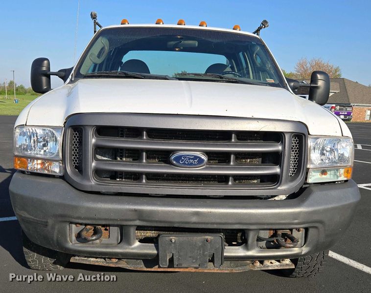 image for item DP6338 2004 Ford F350 Super Duty XL Crew Cab utility bed pickup truck