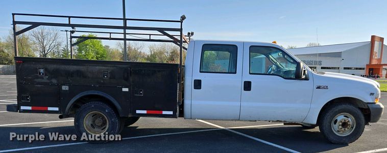 image for item DP6338 2004 Ford F350 Super Duty XL Crew Cab utility bed pickup truck