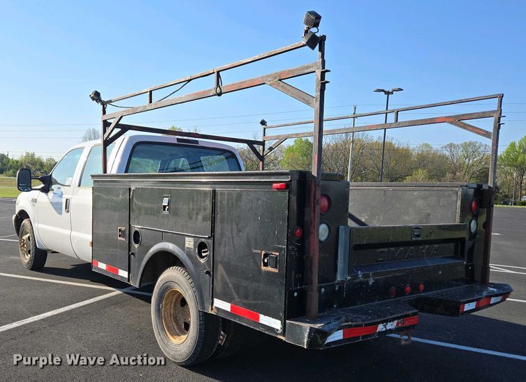 image for item DP6338 2004 Ford F350 Super Duty XL Crew Cab utility bed pickup truck
