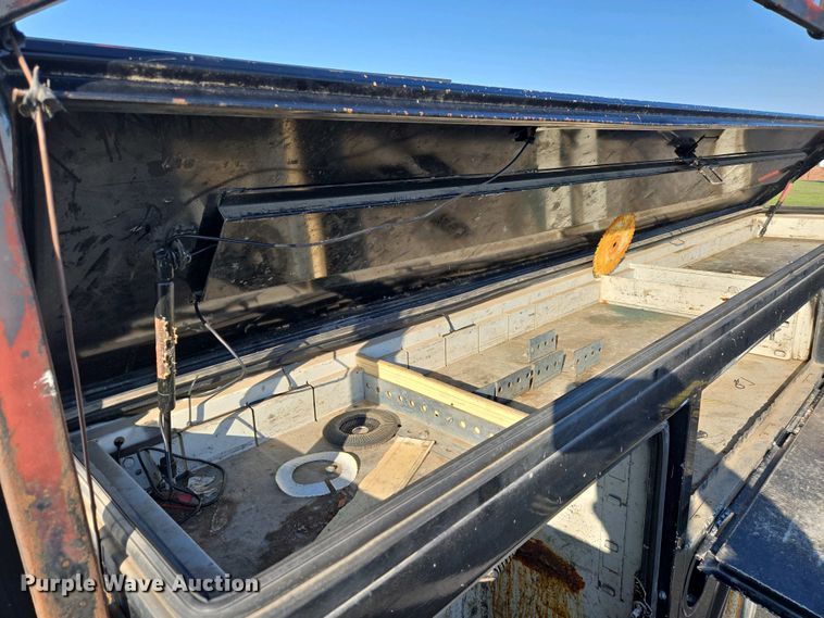 image for item DP6338 2004 Ford F350 Super Duty XL Crew Cab utility bed pickup truck