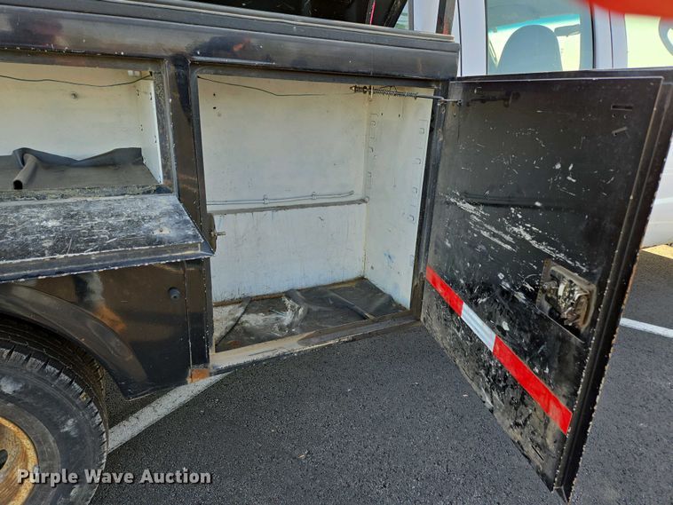 image for item DP6338 2004 Ford F350 Super Duty XL Crew Cab utility bed pickup truck