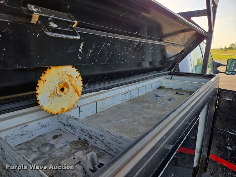 image for item DP6338 2004 Ford F350 Super Duty XL Crew Cab utility bed pickup truck