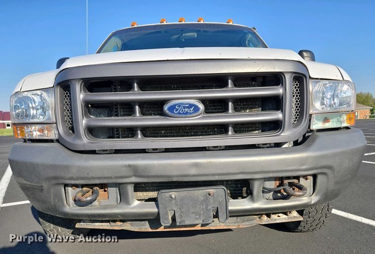 image for item DP6338 2004 Ford F350 Super Duty XL Crew Cab utility bed pickup truck