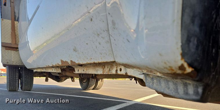 image for item DP6338 2004 Ford F350 Super Duty XL Crew Cab utility bed pickup truck