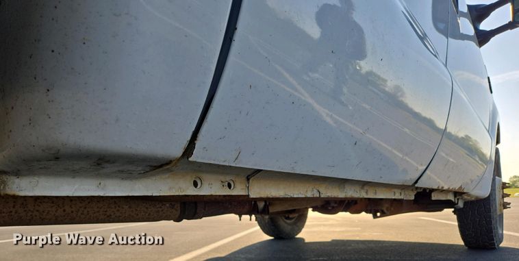 image for item DP6338 2004 Ford F350 Super Duty XL Crew Cab utility bed pickup truck