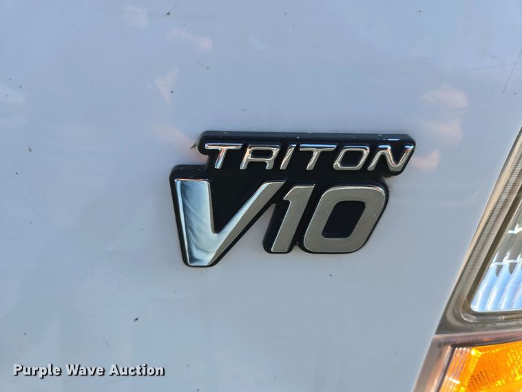 image for item DP6338 2004 Ford F350 Super Duty XL Crew Cab utility bed pickup truck