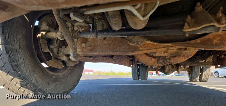 image for item DP6338 2004 Ford F350 Super Duty XL Crew Cab utility bed pickup truck