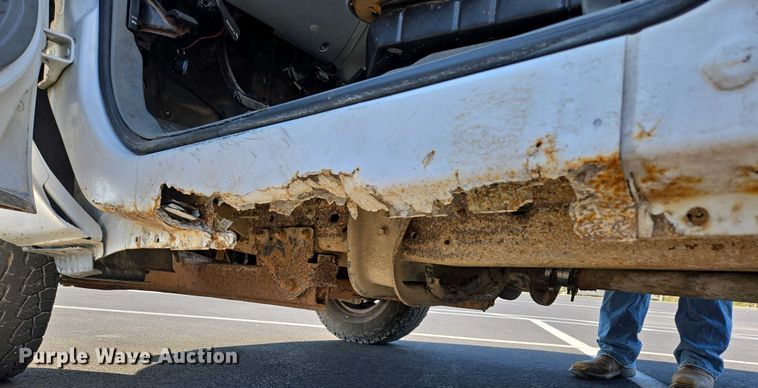 image for item DP6338 2004 Ford F350 Super Duty XL Crew Cab utility bed pickup truck