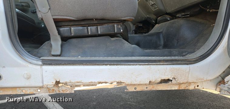 image for item DP6338 2004 Ford F350 Super Duty XL Crew Cab utility bed pickup truck