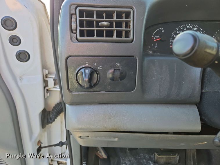 image for item DP6338 2004 Ford F350 Super Duty XL Crew Cab utility bed pickup truck