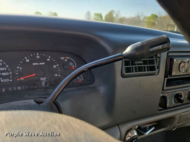 image for item DP6338 2004 Ford F350 Super Duty XL Crew Cab utility bed pickup truck