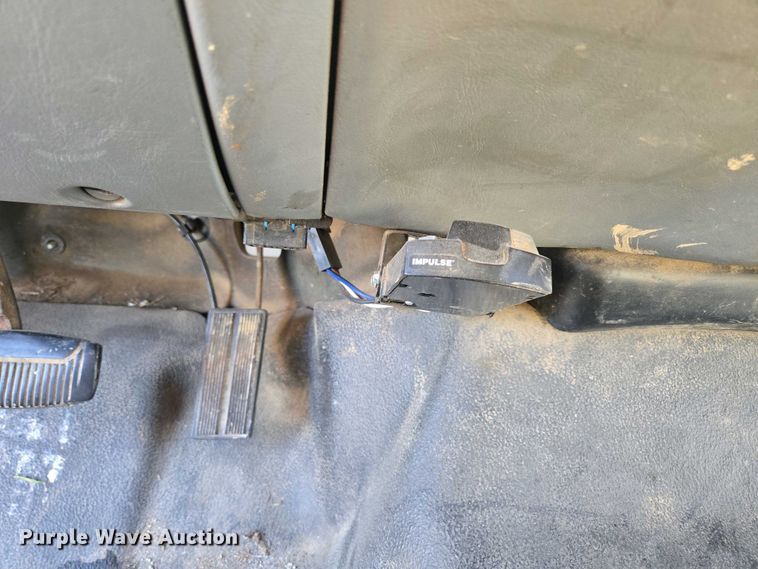 image for item DP6338 2004 Ford F350 Super Duty XL Crew Cab utility bed pickup truck