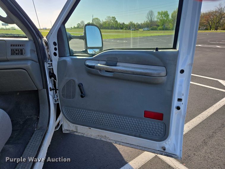 image for item DP6338 2004 Ford F350 Super Duty XL Crew Cab utility bed pickup truck