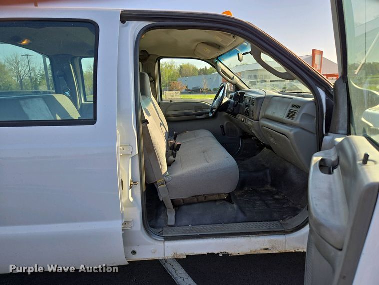 image for item DP6338 2004 Ford F350 Super Duty XL Crew Cab utility bed pickup truck