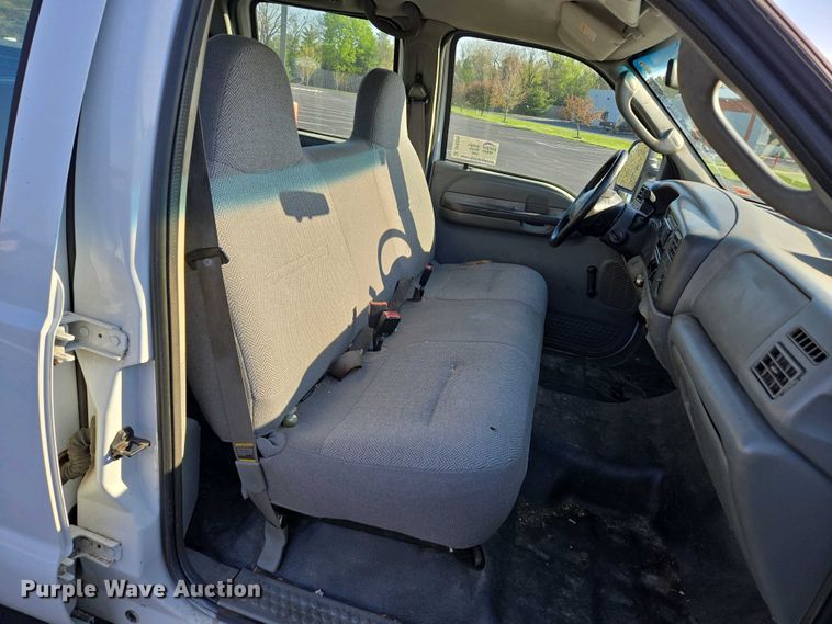 image for item DP6338 2004 Ford F350 Super Duty XL Crew Cab utility bed pickup truck