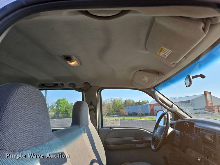 image for item DP6338 2004 Ford F350 Super Duty XL Crew Cab utility bed pickup truck