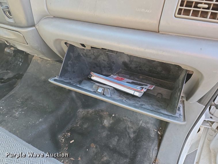 image for item DP6338 2004 Ford F350 Super Duty XL Crew Cab utility bed pickup truck