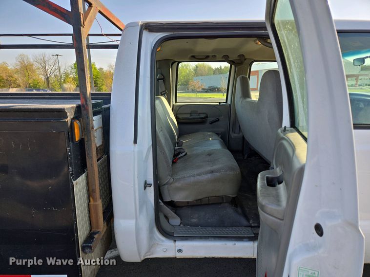 image for item DP6338 2004 Ford F350 Super Duty XL Crew Cab utility bed pickup truck