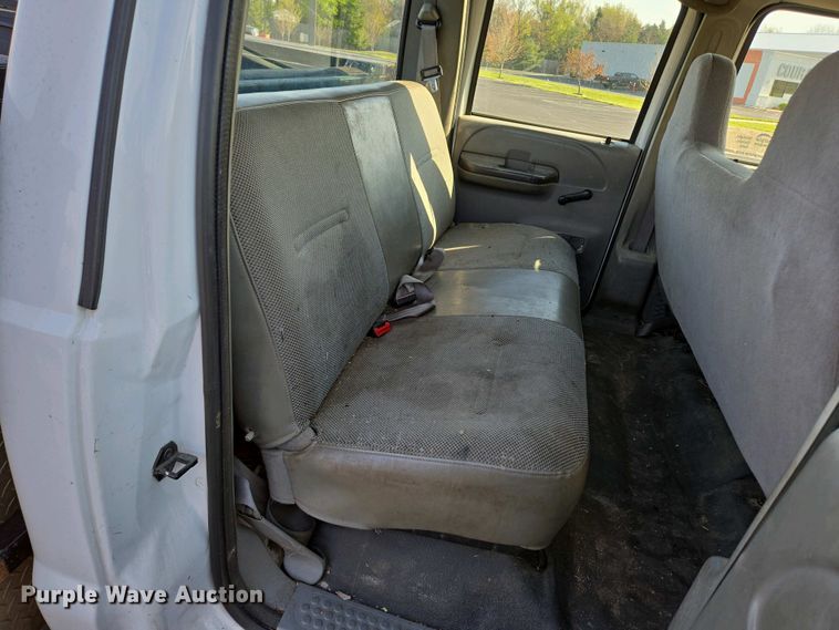 image for item DP6338 2004 Ford F350 Super Duty XL Crew Cab utility bed pickup truck