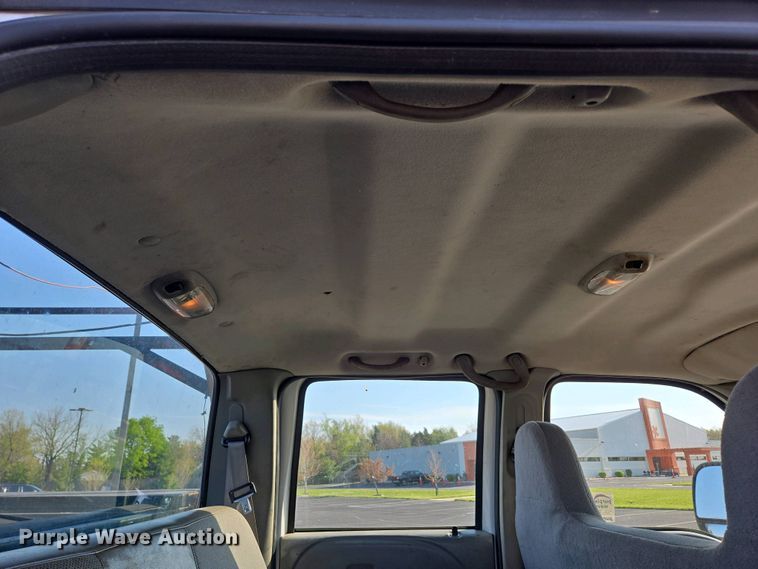 image for item DP6338 2004 Ford F350 Super Duty XL Crew Cab utility bed pickup truck