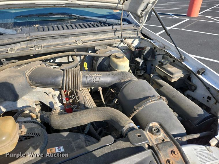 image for item DP6338 2004 Ford F350 Super Duty XL Crew Cab utility bed pickup truck