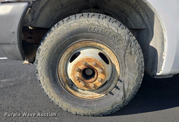 image for item DP6338 2004 Ford F350 Super Duty XL Crew Cab utility bed pickup truck