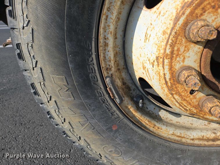 image for item DP6338 2004 Ford F350 Super Duty XL Crew Cab utility bed pickup truck