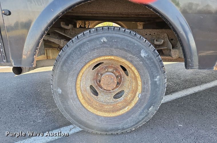 image for item DP6338 2004 Ford F350 Super Duty XL Crew Cab utility bed pickup truck