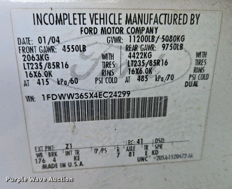 image for item DP6338 2004 Ford F350 Super Duty XL Crew Cab utility bed pickup truck