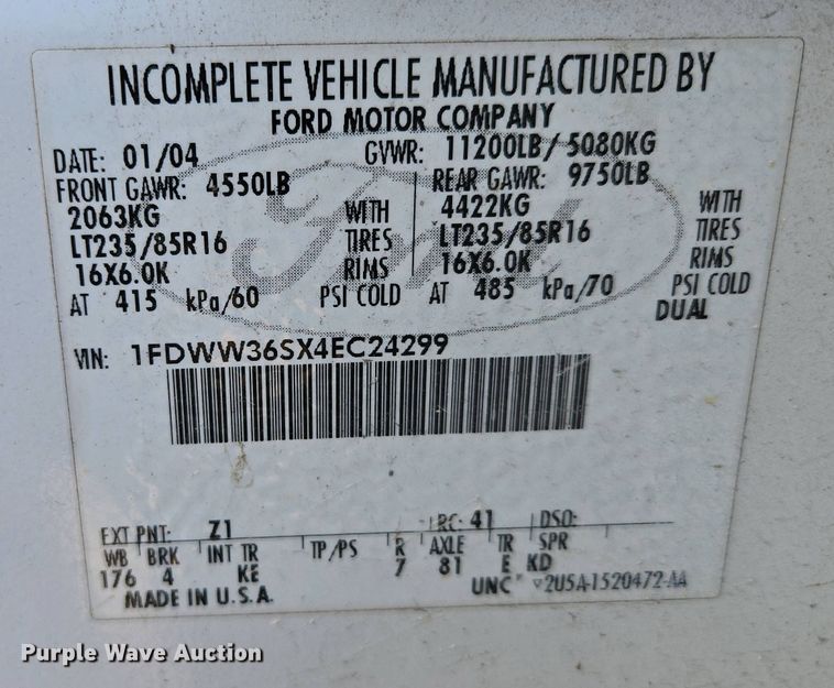 image for item DP6338 2004 Ford F350 Super Duty XL Crew Cab utility bed pickup truck