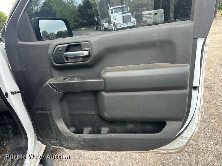 image for item DS3659 2020 Chevrolet Silverado 1500 pickup truck